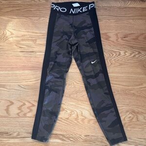 Nike Pro Camo Leggings